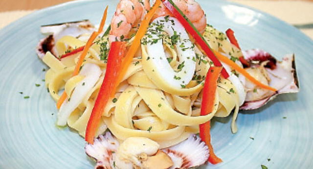 Espaguetis con frutos del mar Cómo hacer Espaguetis con mariscos