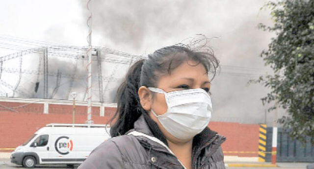 Humo T Xico Afecta A Mil En Alrededores Del Incendio En Callao