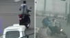 Héroe anónimo ayudó a frenar al delincuente que intentaba escapar con una moto de serenazgo.