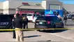 Impactante muerte en Miami-Dade tiroteo frente a Walmart tras presunto hurto en la tienda. Guerra en la acera de Walmart: tiroteo mortal en Miami-Dade luego de robo en el interior