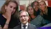 Federico Salázar aparece en fotografía AGARRADO DE LA MANO con mujer a quien ABRAZÓ en su departamento