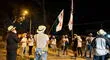 Simpatizantes de Perú Libre llegan hasta la clínica de Lince para apoyar a Pedro Castillo