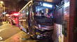 Chorrillos: bus de transporte público choca con otro y queda empotrado en inmueble
