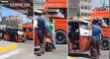 Hombre ayuda a niño que se gana la vida limpiando carros en la calle y aplauden noble gesto en redes [VIDEO]