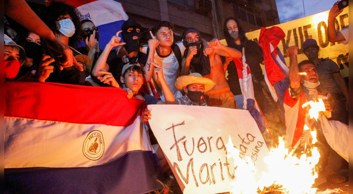 Violentas protestas en Paraguay para exigir la renuncia del presidente dejan al menos un muerto y 20 heridos Violentas protestas en Paraguay para exigir la renuncia del presidente dejan al menos un muerto y 20 heridos