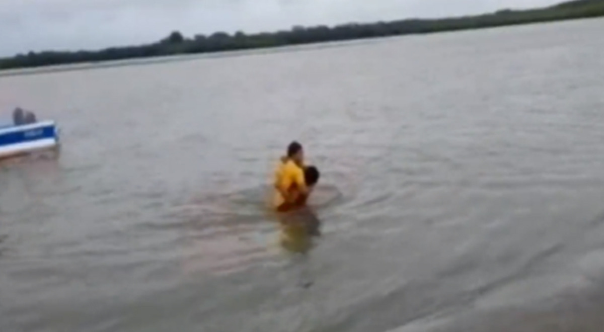 Tumbes: hombre en estado de ebriedad entró al mar para evitar detención y casi se ahoga Tumbes: hombre en estado de ebriedad entró al mar para evitar detención y casi se ahoga