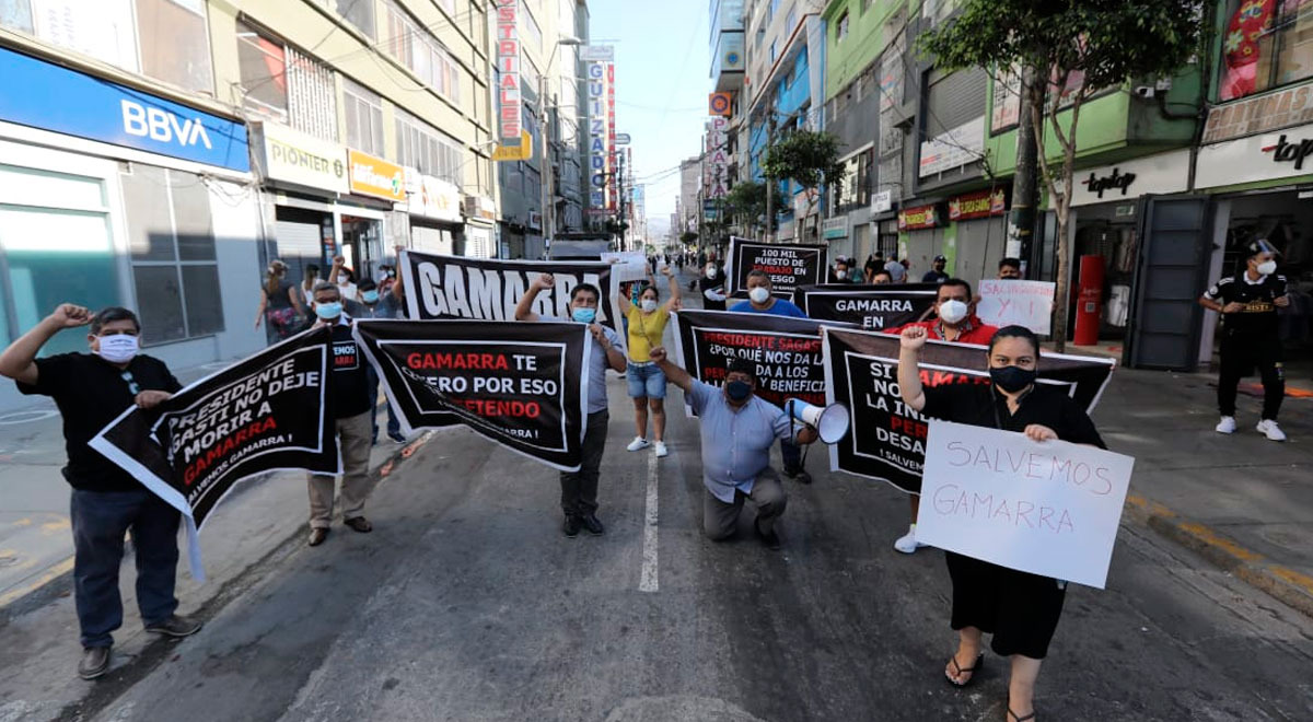 Comerciantes de Gamarra protestaron por llegada excesiva de prensas chinas al país Comerciantes de Gamarra protestaron por llegada excesiva de prensas chinas al país