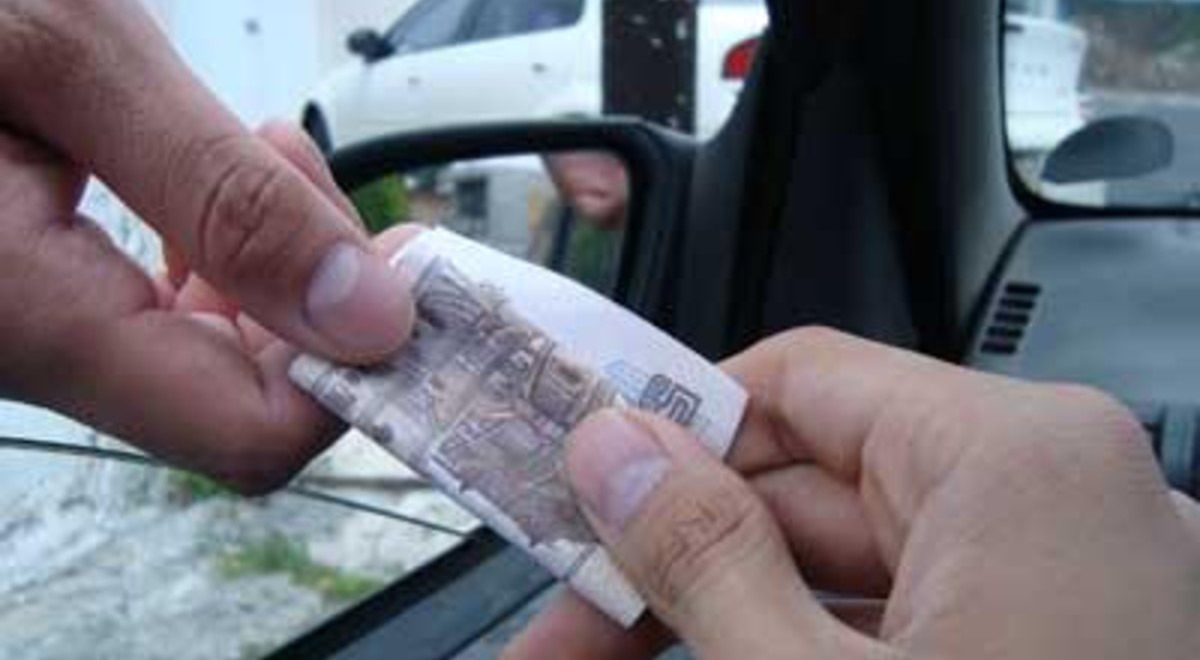 Mandan a prisión a un inspector municipal de la ATU que pidió coima a un chofer Mandan a prisión a un inspector municipal de la ATU que pidió coima a un chofer