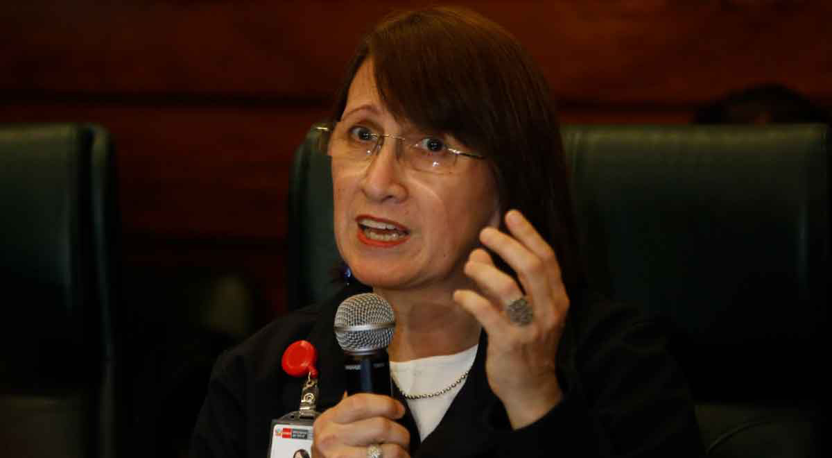 Pilar Mazzetti aseguró que solicitó al coordinar de la UPCH vacunas para ella y su despacho Pilar Mazzetti aseguró que solicitó al coordinar de la UPCH vacunas para ella y su despacho