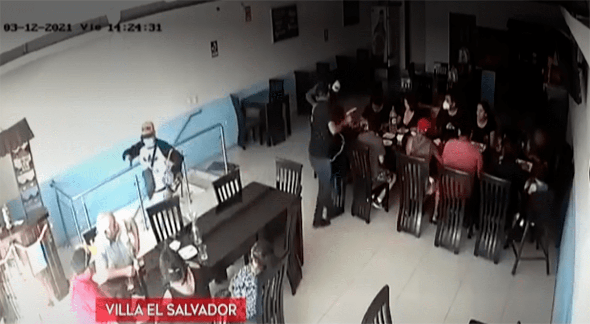 VES: cámara registra a delincuentes armados robando en una cevichería VES: cámara registra a delincuentes armados robando en una cevichería