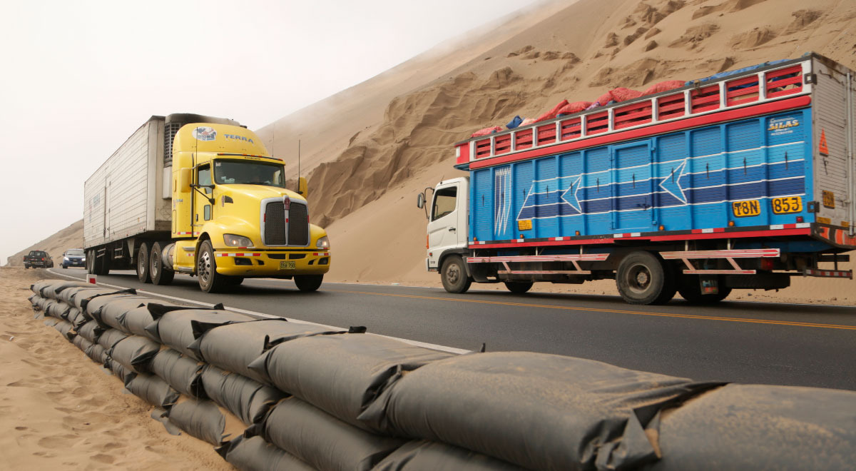 Gremios de camioneros anuncian paro nacional por alza de precios en combustible Gremios de camioneros anuncian paro nacional por alza de precios en combustible