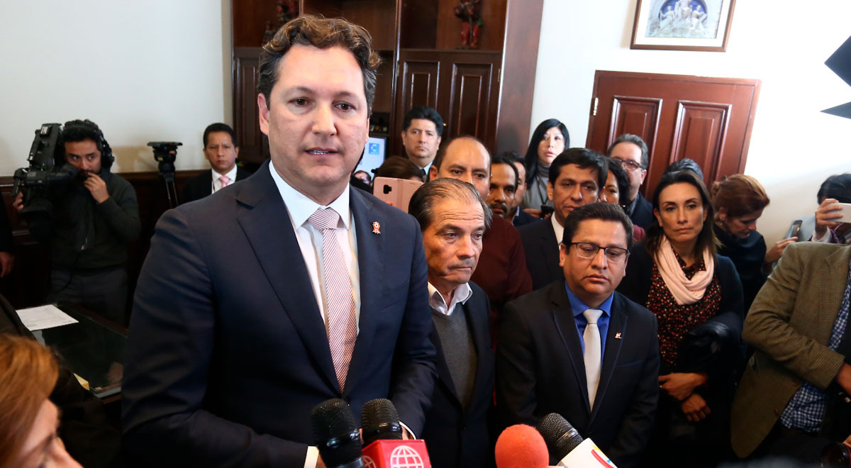 Subcomisión de Acusaciones aprueba informe contra Daniel Salaverry por peculado Subcomisión de Acusaciones aprueba informe contra Daniel Salaverry por peculado