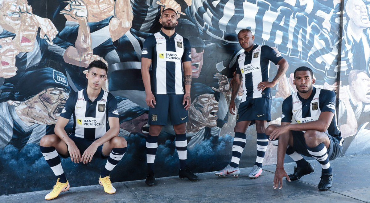 ¿La usará Jefferson Farfán? Alianza Lima presentó indumentaria 2021 con Wilmer Aguirre a la cabeza ¿La usará Jefferson Farfán? Alianza Lima presentó indumentaria 2021 con Wilmer Aguirre a la cabeza