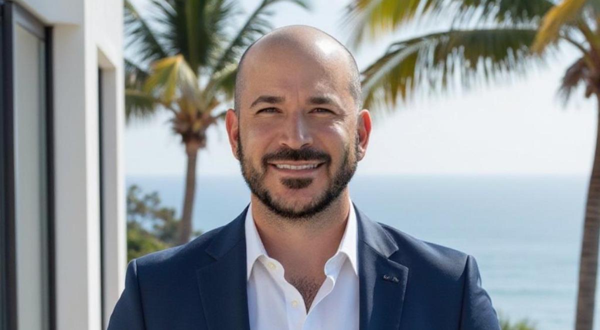 Gerardo Vera, um agente latino que combina imóveis e seguros para melhor proteger o comprador Gerardo Vera, um agente latino que combina imóveis e seguros para melhor proteger o comprador