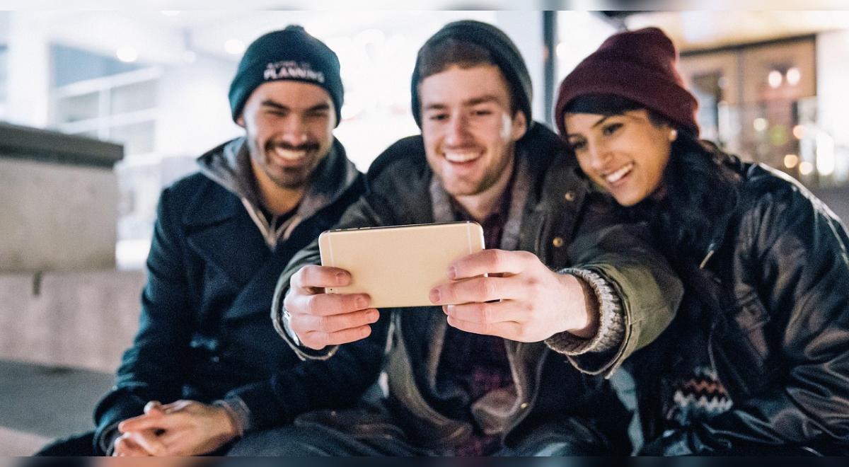 A selfie é obrigatória ao sair dos EUA? Nova Diretiva que Afeta Estrangeiros A selfie é obrigatória ao sair dos EUA? Nova Diretiva que Afeta Estrangeiros