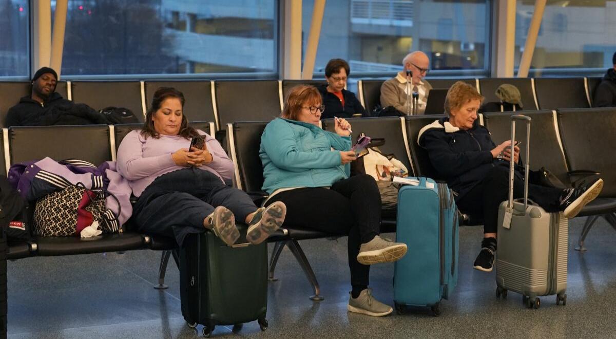 Tempestade de inverno Devine atinge os EUA: milhares de voos cancelados, caos nos aeroportos