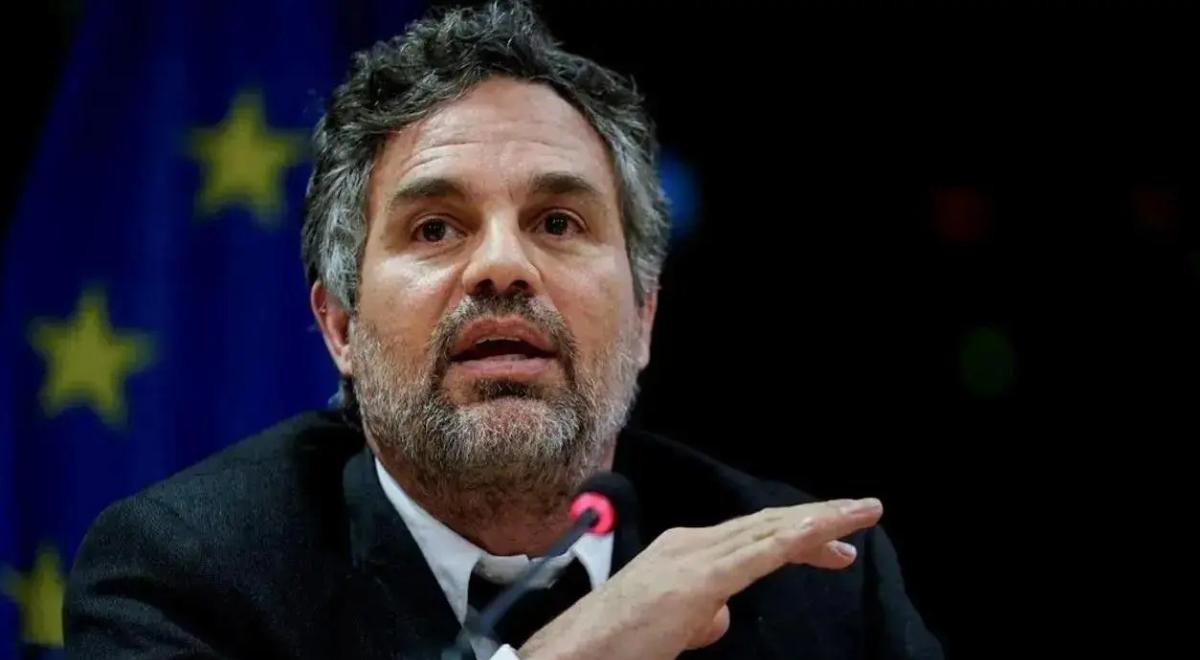 Mark Ruffalo fala contra o ICE no Globo de Ouro de 2026: “As pessoas estão com medo” Mark Ruffalo fala contra o ICE no Globo de Ouro de 2026: “As pessoas estão com medo”