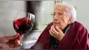 La mujer más longeva de España y el hábito que la acompaña diariamente: “Una copa de vino”