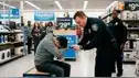 Terror en Walmart | Joven es acusado de grabar a clientes sin su permiso