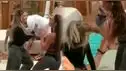 ¡ESCÁNDALO! Flavia Laos es agredida físicamente por compañera de reality y se desata PELEA en vivo: "¡Qué te pasa!"