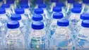 Minsa ordena el RETIRO MASIVO de dos famosas marcas de AGUA DE MESA tras detectar peligrosa bacteria