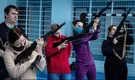 Las mujeres en Ucrania también reciben entrenamiento militar para combatir la invasión rusa