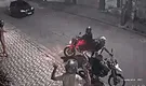 Justiciero anónimo atropella a ladrón en moto en Río de Janeiro, pero sucede lo impensado