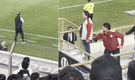 Jean Ferrari y su reacción en la tribuna durante el Universitario vs. Sporting Cristal: cámara lo capta y es viral