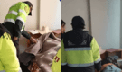 Mujer en aparente estado de ebriedad se mete en casa equivocada y duerme plácidamente en cama ajena
