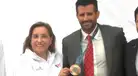 Dina Boluarte se luce con medalla de Stefano Peschiera, pero se confunde al pronunciar su nombre