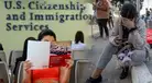 USCIS anuncia medida que afectará a INMIGRANTES que no hablan inglés: ¿Qué pasará con sus citas?