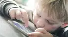 ¿Tu hijo tiene un celular? Esto es lo que podrías estarle causando, según expertos