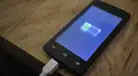 ¿Se fue la luz? Método seguro para cargar tu celular sin electricidad en segundos