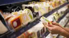 Peligro en el supermercado: autoridades ordenan el RETIRO urgente de QUESOS de marcas conocidas por riesgo a la salud
