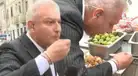 Gunter Rave causa furor en plena jornada de Elecciones 2026 tras comer 'cevichito' al paso: "Señora, le has metido la vena..."