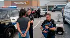 ALERTA EN WALMART | Mujer es ACUSADA de causar la muerte de su perro en el estacionamiento del supermercado: ¿Qué le pasó a la mascota?