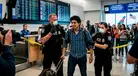 Estos son los TIPOS DE INMIGRANTES que el ICE más detiene dentro de los aeropuertos de EE.UU.