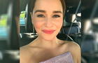 Emilia Clarke tomó una decisión: Ya no se tomará selfies con sus fans 