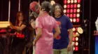 Bettina Oneto y Oscar López Arias se dieron beso en show [VIDEO]
