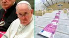 Colocan alfombra de ‘billetes’ de 500 euros en señal de protesta por visita del Papa Francisco