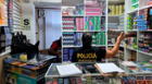 PNP encuentra gran cantidad de cigarrillos ilegales en galería de Mesa Redonda