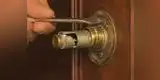 Cambia la cerradura de tu puerta fácilmente