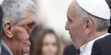 Papa Francisco abraza a hombre con cara desfigurada (fotos)