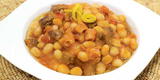 La receta popular: frejoles con tocino crujiente