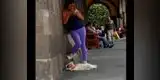 Facebook: mujer deja en el piso a su bebé para aprovechar wifi gratis