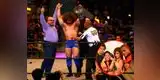 Luchador sorprendió a ex chica Combate al tocar su trasero [VIDEO]