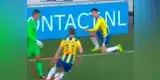 Arquero se preocupó por lesión de rival y terminan anotándole gol [VIDEO]