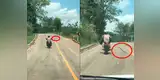 Serpiente aparece y ataca a motociclista en plena carretera y todo se registró en YouTube [VIDEO]