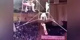 YouTube: Acróbata de circo cae al dar piruetas en el aire [VIDEO]