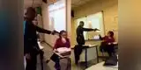 YouTube: profesora es apuntada con un arma por su alumno para que le ponga presente [VIDEO]